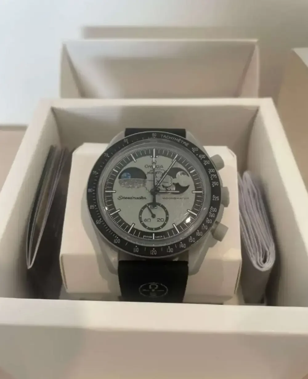 NWOT Omega x Swatch Mission to Earthphase Moonshine Snoopy Cold Moon Full Watch